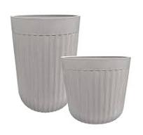 CHG CLASSIC HOME & GARDEN Arlington Fluted Medium Ghost Resin Self-Watering  Round Planter (15 in. L x 15.1 in. W x 15 in. H) HD1429D-599R