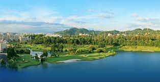 Nelle vicinanze di the mines golf club, philea mines beach resort è una delle opzioni più consigliate in base alle valutazioni dei clienti expedia ed è un hotel a 4 stelle che vanta 2 ristoranti e una piscina all'aperto. Golfcourse Nr 1 In Malaysia Mines Resort Golf Club Mit Pga Turnier Exklusiv Golfen