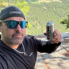 This needs to go more viral 🤣🤣 #UFC #MMA #ConorMcgregor #DustinPoirier