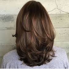 Le dégradé est une une coupe de cheveux classique par laquelle passent beaucoup de femmes. Idee Tendance Coupe Coiffure Femme 2017 2018 Coupe Femme Mi Long Et Long Degrade Quelles Coiffure Choisir Selon Son Type De Visage Madame Tn Magazine Feminin Numero 1 Mode Beaute Shopping Lifestyle
