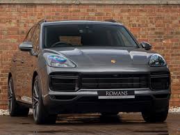 The maximum torque of 6,500 rpm is reached between 1,340 and 5,300 rpm. 2019 Used Porsche Cayenne Turbo S Quarzite Grey Metallic