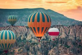 Ballongen studsade upp från marken uder ett försök att landa. Turkiet Hot Air Balloon Tour I Cappadocia 2021 Goreme