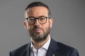 Arcega novamente lesionado