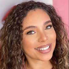 Darla Burnham's Instagram, Twitter & Facebook