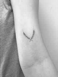 70 Tiny Tattoos That Prove Bigger Isn T Always Better Dovme Fikirleri Dovme Dovme Modelleri