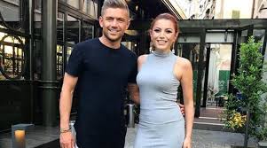 Fotografiile cu ei împreună au ieșit acum la iveală. TatÄl Èi Fratele Elenei Gheorghe S Au Pus Pe Plans La Revenirea Lui Costin Libertatea