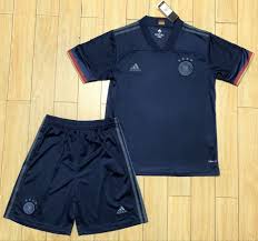 Weißes trikot, schwarze hose, weiße stutzen: Das Neue Dfb Deutschland Auswartstrikot 2020 2021 Zur Em Updates
