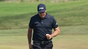 Mickelson shares lead in pga championship. Phil Mickelson Receives Reward From Jack Nicklaus Tiger Woods On Twitter The Meabni