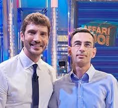 Stefano De Martino e Lupo 😁 Affari Tuoi - Rai1 #stefanodemartino #lupo #affarituoi #rai1 #televisione #spettacolo #programmatv #divertente #demartino #pierluigilupo
