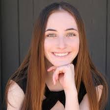 Amanda Doby's Instagram, Twitter & Facebook