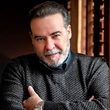 Muchas Felicidades le deseamos al actor Cesar Evora 🤩🥳. Déjale tu  mensajito 🥰. Hoy está de cumpleaños el galán de las novelas mexicanas, el  popular actor cubano César Évora. ¿Quién no recuerda