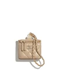 Certified chanel vanity bags available on collector square. Kleine Vanity Mit Kette Irisierendes Genarbtes Kalbsleder Modeschmuckperlen Goldfarbenes Metall Chanel
