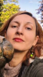 Emma 33 years travels treu Europe and is a scammer