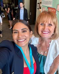 Jenny L. Guerra (@realtor_jennyfromtheblock) • Instagram photos and videos