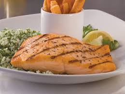 Per serving size ¼ cup(2 oz/56g), it contains 60 calories, 10 from fat, total fat is 1g (2% of daily value), saturated fat is 0 and 13 g of protein. Atlantic Salmon Fillet 4 Oz Vp Skinless Pin Bone Out 1 10 Lb Food Service Trident Seafoods