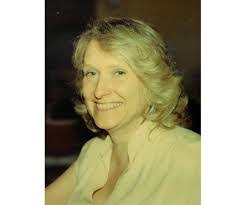 Robyn Lutz's Instagram, Twitter & Facebook