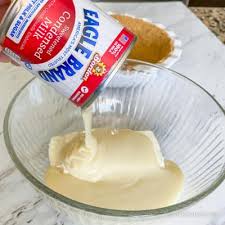 … this is another really easy to make pie that you can put together in no time, but it does need to cool and chill for a couple of hours before you dig into it. Quick Easy Lemon Icebox Pie Love From The Oven