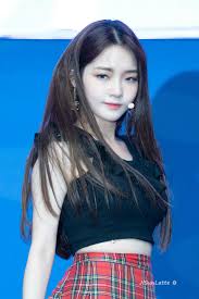 Now, jisun bloomed into the rose that brings balance to fromis_9. Pin On Fromis 9