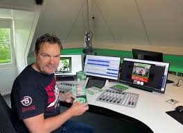 Als supporters samenkomen is dat doorgaans een luidruchtige bedoening met veel gezang en vuurwerk. Eric Bats On Twitter Fc Groningen Bestaat 16 Juni 2021 Precies 50 Jaar Speciaal Voor Dit Jubileum Zoek Ik Naar Alle Uitgebrachte Muziek Over De Fc Iemand Nog Tips Fcgroningen Jubileum
