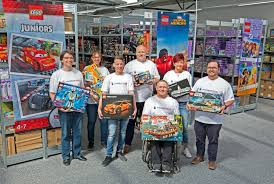 Steinehelden Der Lego Shop Von Der Lebenshilfe Westpfalz Was Fur Eine Tolle Idee Als Mutter Einer Behinderten Tochter Und Zweier Stei Held Lego Shop Tochter