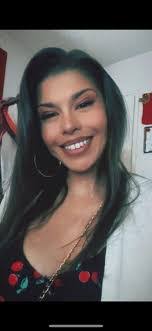 Whitney Beatty's Instagram, Twitter & Facebook