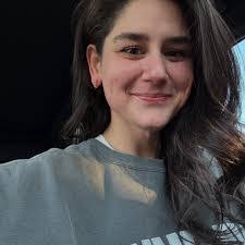 Mary Lipski's Instagram, Twitter & Facebook