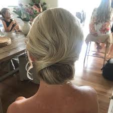 For mothers of the bride with long hair, it can be tricky to find a style that feels special yet subtle. Mother Of The Bride Hairstyles 26 Elegant Looks For 2021