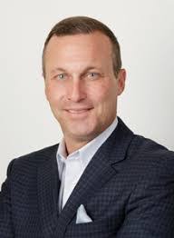 Russell Powers's Instagram, Twitter & Facebook