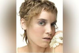.coiffures femmes coiffures 201502016 coupe de coiffures courtes coiffures tendances été 2016 coiffures cheveux attachés longs kinjy s coiffure coiffure année 40 femme tuto coiffure vintage salon de coiffure antillais paris coiffure a la mode femme 2015 coiffure carré court. Coiffure Mariage 100 Idees Pour Cheveux Courts Et Longs