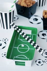 Schiebekarte mit fußball selber basteln. Fussball Im Schuhkarton Fussball Strohhalm Kindergeburtstag Fussball Fussball Party Fussball Geburtstag