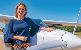 Jun 02, 2021 · demissionair minister cora van nieuwenhuizen (infrastructuur en waterstaat) is op werkbezoek geweest bij de volkeraksluizen, om te zien hoe de inspectie leefomgeving en transport (ilt) toezicht houdt op varend ontgassen door binnenvaartschepen. Minister Cora Van Nieuwenhuizen Gelooft In Vliegen Op Waterstof Dagblad Van Het Noorden