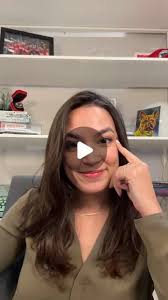 Alexandria Ocasio-Cortez auf Instagram: "JA, es passiert viel. JA, es gibt  Dinge, die wir dagegen tun können. JA, man kann es so verstehen, dass es  Sinn macht, und JA, wir können gewinnen.