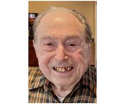 Vincent Izzo's Instagram, Twitter & Facebook