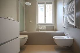 In questa guida scoprirai come arredare un bagno piccolo, moderno e funzionale. Bagno Piccolo Avere Una Vasca E Possibile Idee Ristrutturazione Bagni