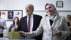 .düzenlediği kadına değer, türkiye'ye huzur programına eşi ayşe karamollaoğlu le birlikte katıldı. Son Dakika Haberi Temel Karamollaoglu Oyunu Kullandi Haberturk Tv