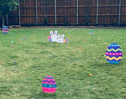 Cute Yard Sign Decorations For Easter Egg Hunts Or The Front Yard Ideas For Easter Egg Hunts Easter Yard Decorations Front Yard Decor Yard Decor
