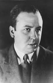 Young Alfred Hitchcock ~1920's : r/OldSchoolCool