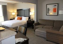 Experience an indulging stay in a des moines hotel with hot tub in room and pay later with expedia. Doubletree By Hilton Hotel Des Moines Airport 170 2 2 8 Des Moines Hotel Deals Reviews Kayak