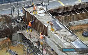Bangunan hijau di malaysia perlu diiktiraf oleh green building index (gbi) dikeluarkan matlamat pembinaan bangunan hijau ni sebenarnya mudah je, iaitu untuk mengurangkan kesan keseluruhan persekitaran dan infrastruktur yang dibina ke atas kesihatan manusia and persekitaran semula jadi. Tinta Minda Bernama Peralihan Teknologi Pembinaan Era Covid 19