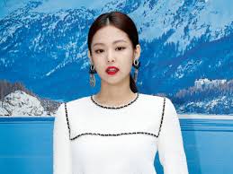 Jennie is a member of blackpink, as well as a soloist. Jennie Of Blackpink Reveals New Blonde Hair In Kill This Love Promo Allure