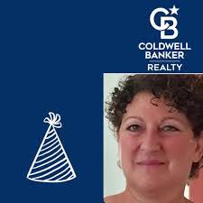 Julie Constantine's Instagram, Twitter & Facebook