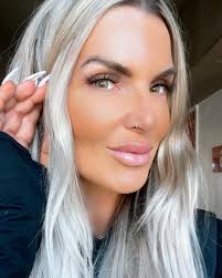 in the “reel” world, are selfies still a thing? can't remember the last  time i posted one, so here's three for ya. which do you prefer? 1, 2 or 3?