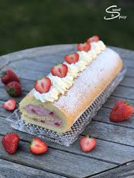 Erdbeer Roulade Rezept Kuchen Und Torten Rezepte Kuchen Und Torten Einfacher Nachtisch