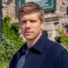 2692: Amy visits Ste at work