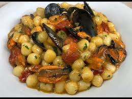 Lessare i bucatini (non salate l'acqua, cozze e pecorino sono salati) e scolarli molto al dente. Cozze E Pecorino Why Not Cucinandomelagodo Youtube