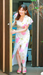 タレントの 熊田曜子 （38）が3月1日までに、自身のブログとインスタグラムを更新。 19年前の看護学生時代の写真を公開した。 熊田は「19年前 岐阜で看護学校に通っていた頃 仲良くなったお友達ひと。 Cuc6lhmtxi Otm