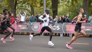 Eliud kipchoge, a kenyan runner, ran a full marathon in under 2 hours. Extremwert Studie Kunftige Weltrekorde Bereits Ausgerechnet Stern De
