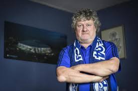 1988 brachte den erneuten abstieg in die zweite liga, in der folgenden saison drohte dem finanziell klammen verein gar auch in die saison 2020/21 startete schalke schlecht. Ostbelgier Leiden Mit Chaos Klub Fc Schalke 04 Es Ist Schlimm Grenzecho