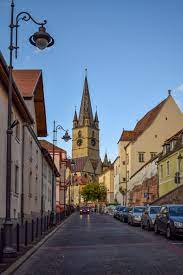 Sa opresti pe la cetatea fagarasului sa vizitezi + mitropolia fagaras, iar pe langa sibiu vezi ca sunt manastiri si cetati fortificate (ex cisnadie, cisnadioara) + obiective turistice in sibiu. De Ce SÄƒ Mergi In Minunatul Sibiu È™i Ce PoÈ›i Vizita Acolo