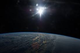I will show you distant and close, hilarious and sad, above and underwater on the earth. Perihelion And Aphelion What Are Perihelion And Aphelion Earth S Orbit The Old Farmer S Almanac